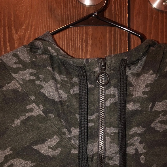 Fabletics Jacket - Picture 2 of 5